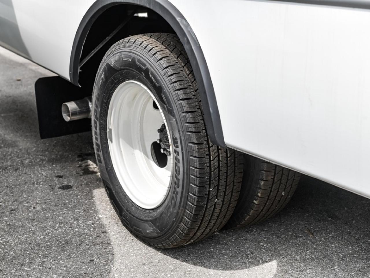 2025 Ford E-Series Cutaway  Photo