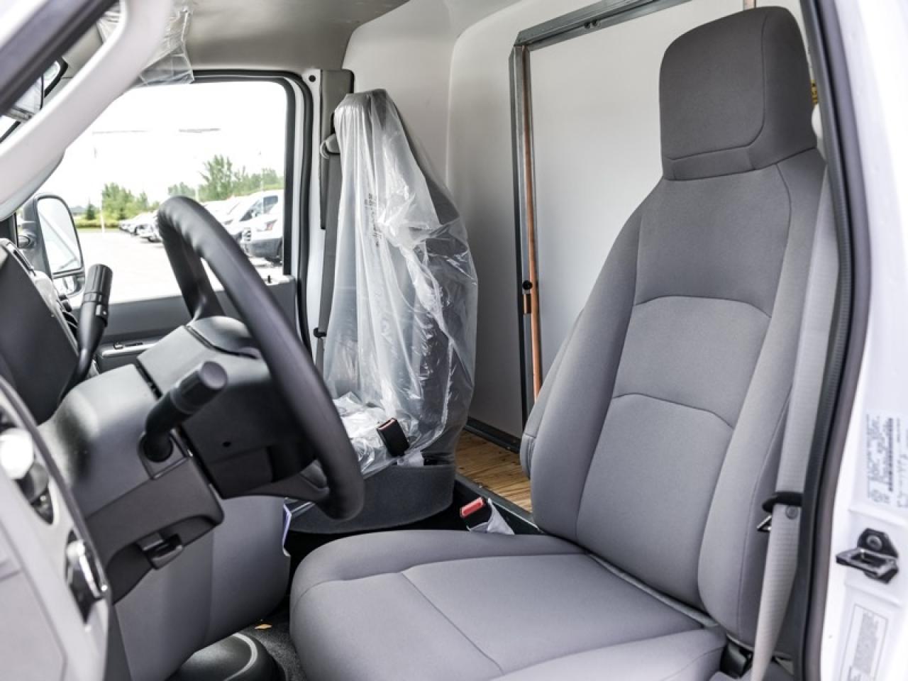 2025 Ford E-Series Cutaway  Photo