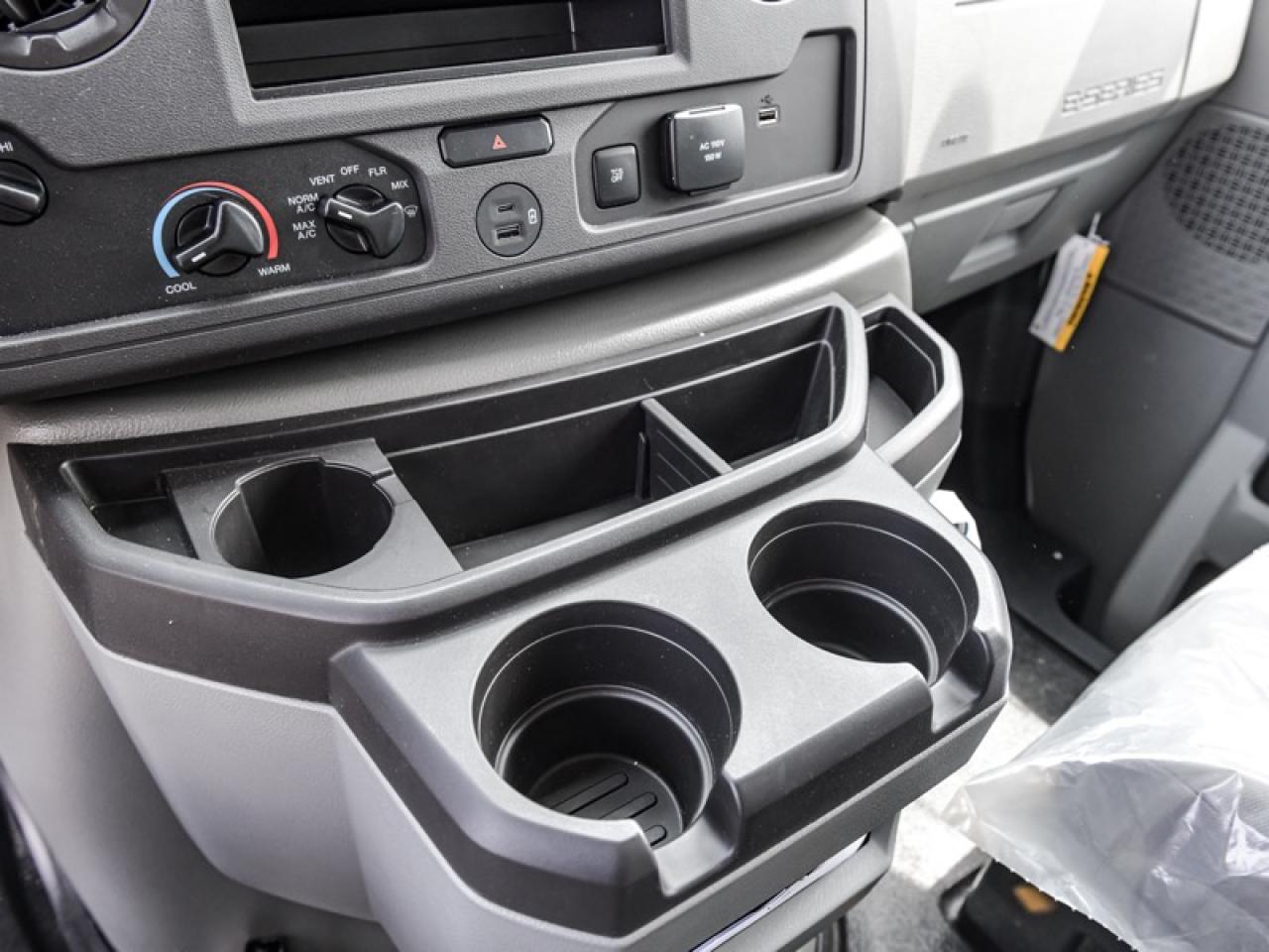 2025 Ford E-Series Cutaway  Photo