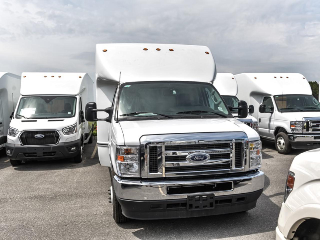 2025 Ford E-Series Cutaway  Photo