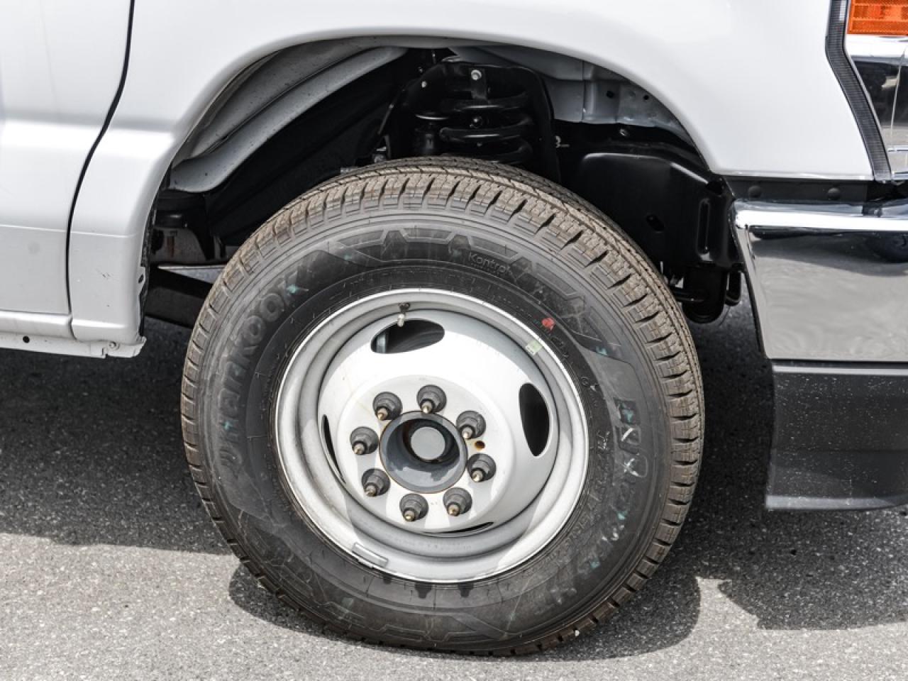 2025 Ford E-Series Cutaway  Photo