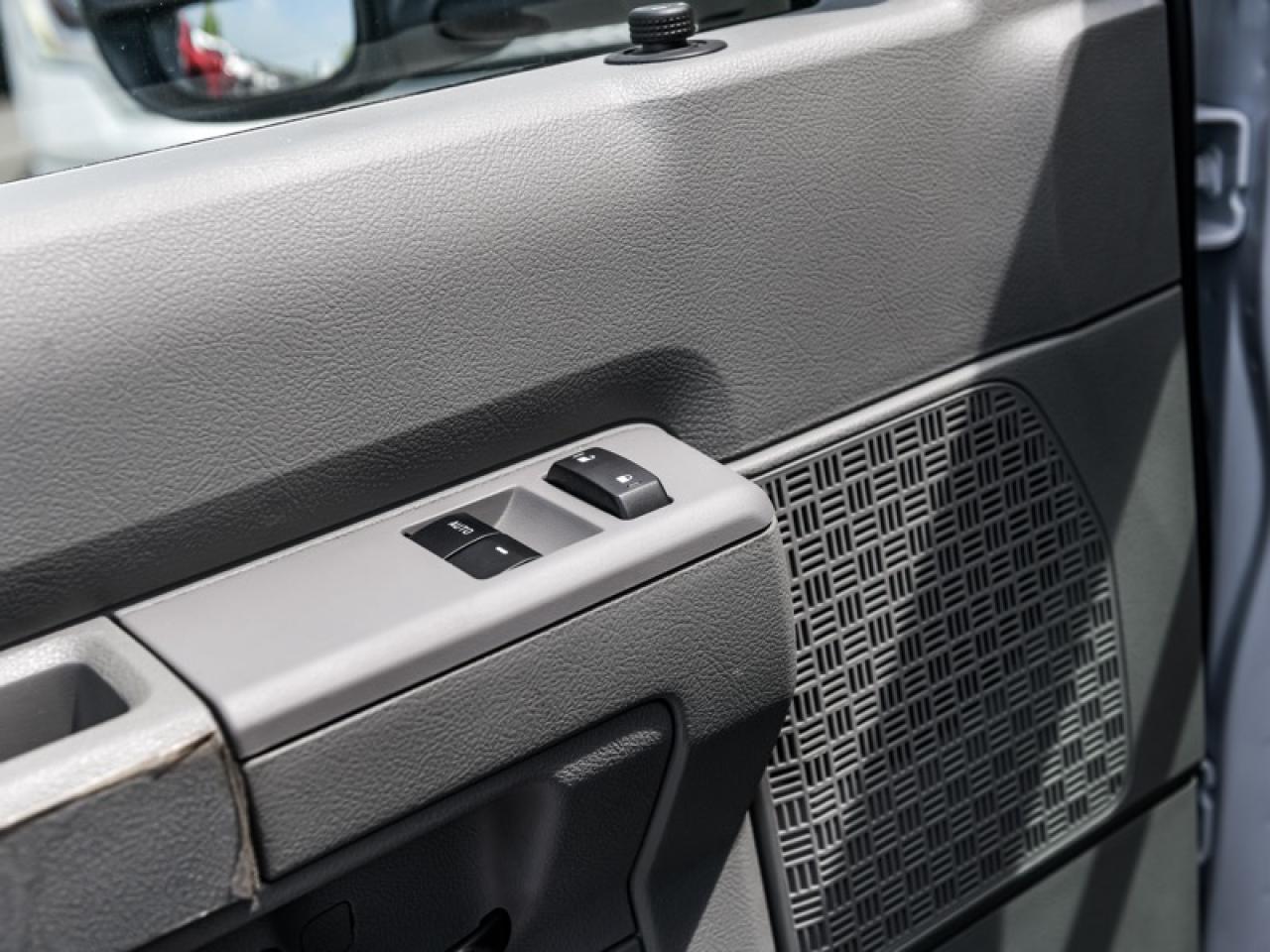 2025 Ford E-Series Cutaway  Photo