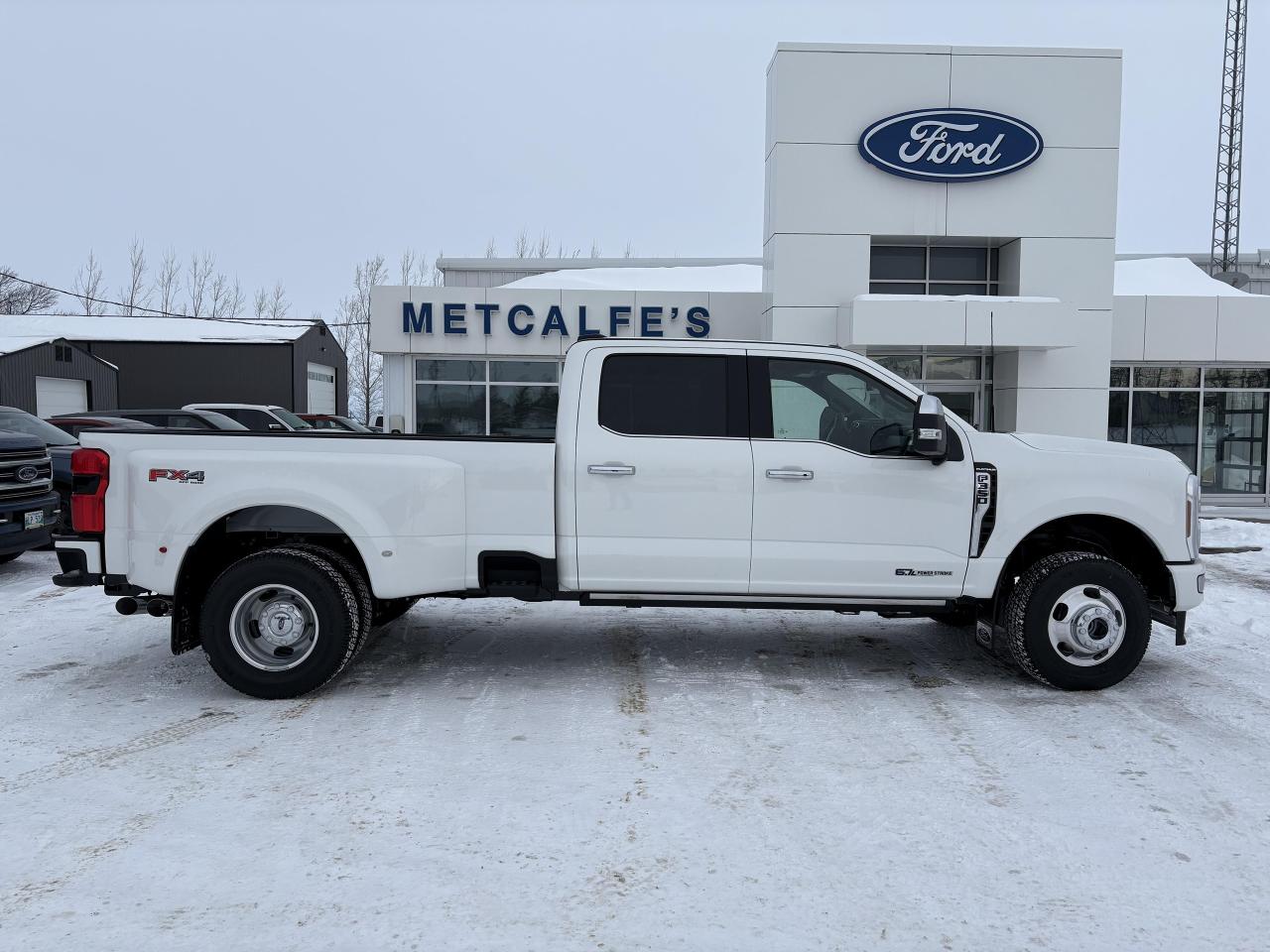 New 2024 Ford F-350 Super Duty DRW PLATINUM 4WD CREW CAB 8' BOX for sale in Treherne, MB