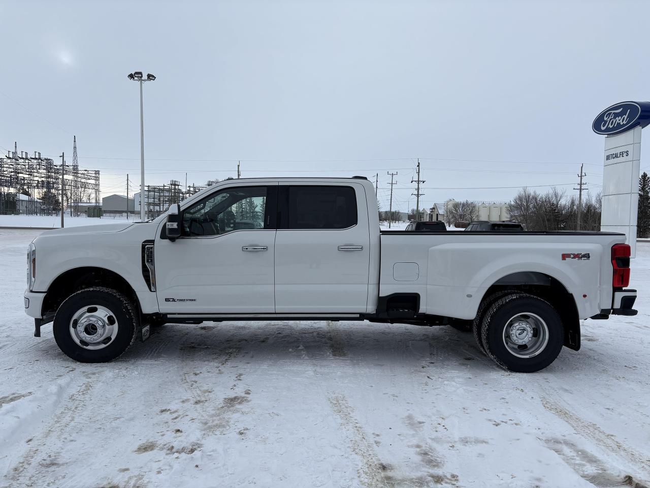 2024 Ford F-350 Super Duty DRW PLATINUM 4WD CREW CAB 8' BOX Photo