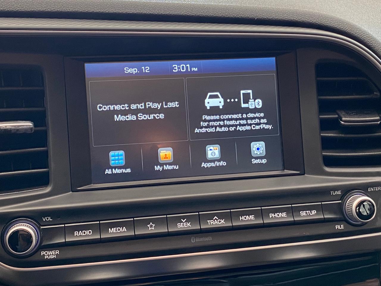 2020 Hyundai Elantra Preferred W/Sun & Safety+Lane Keep+CLEAN CARFAX Photo98