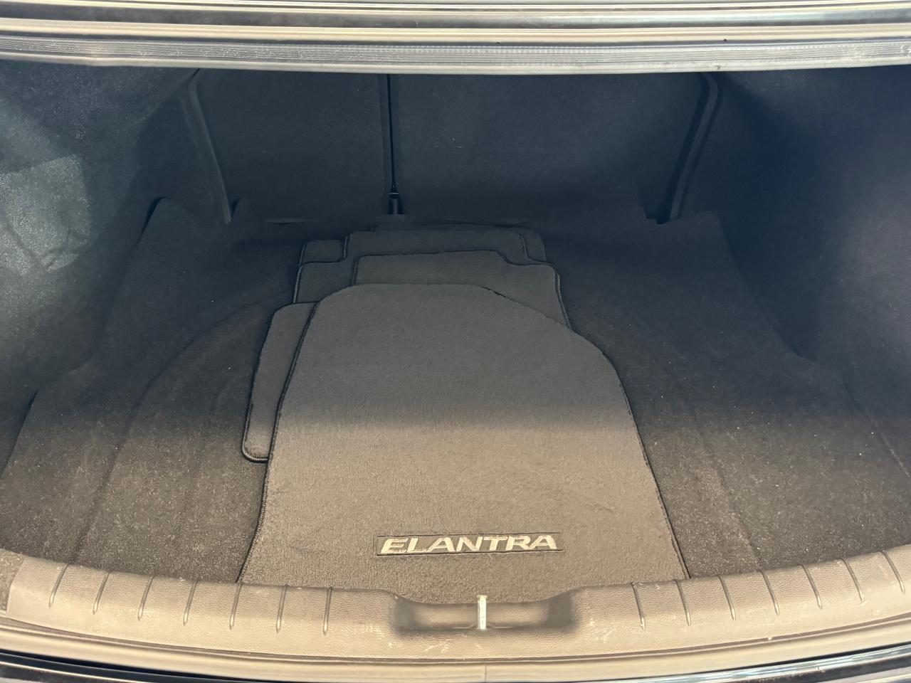 2020 Hyundai Elantra Preferred W/Sun & Safety+Lane Keep+CLEAN CARFAX Photo94