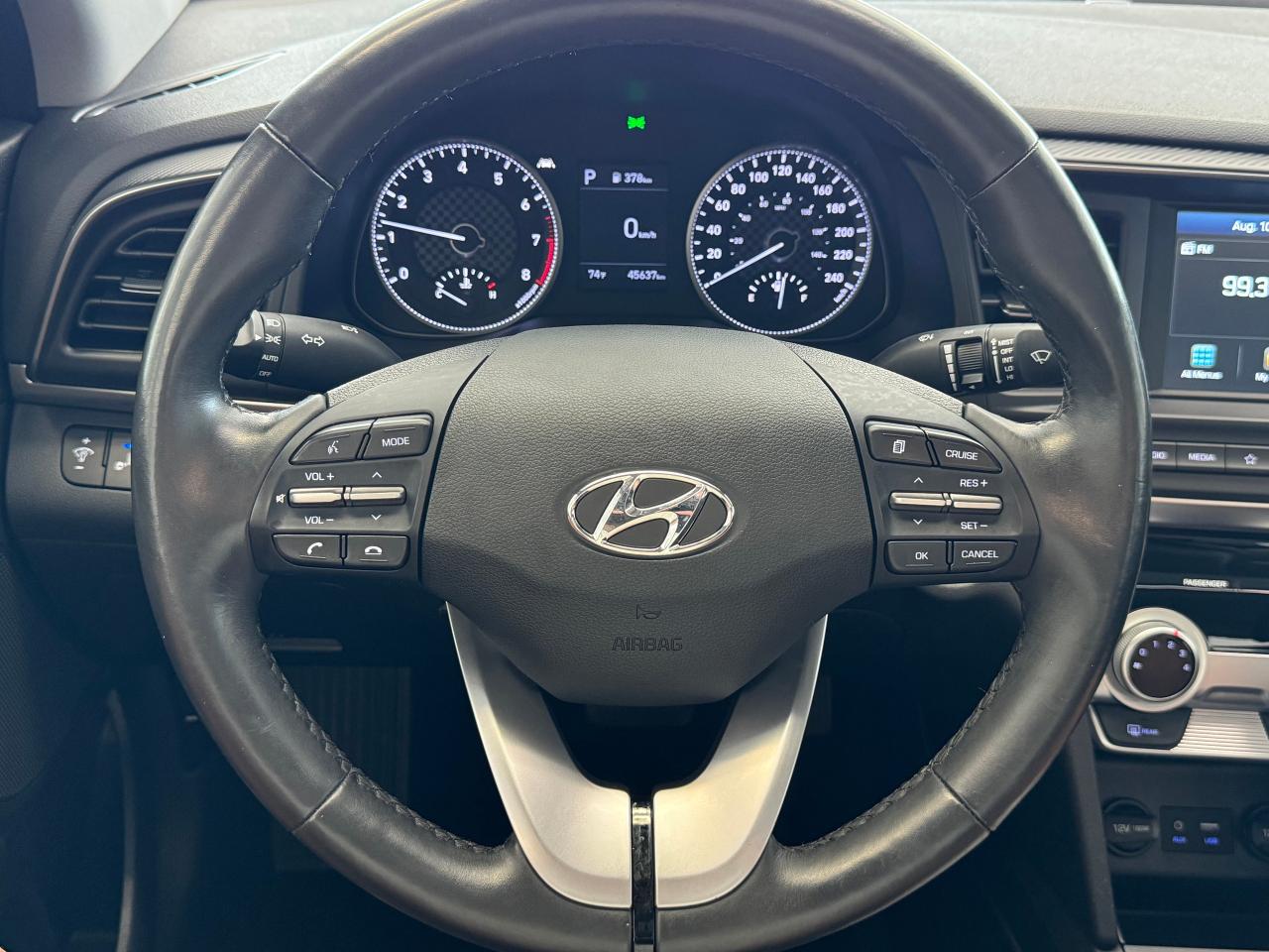 2020 Hyundai Elantra Preferred W/Sun & Safety+Lane Keep+CLEAN CARFAX - Photo #12