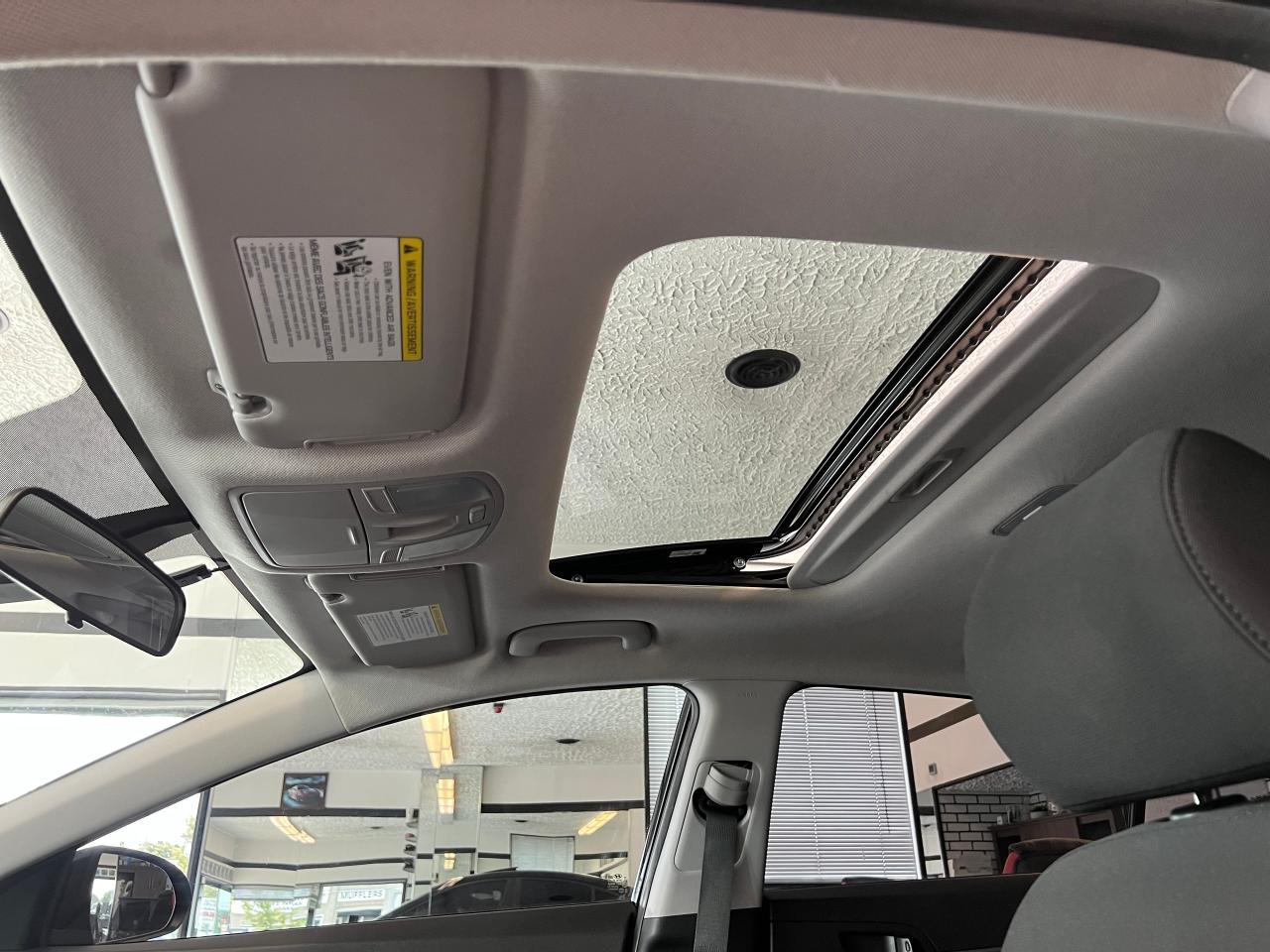 2020 Hyundai Elantra Preferred W/Sun & Safety+Lane Keep+CLEAN CARFAX - Photo #3