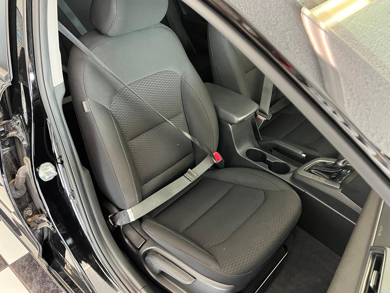 2020 Hyundai Elantra Preferred W/Sun & Safety+Lane Keep+CLEAN CARFAX Photo24