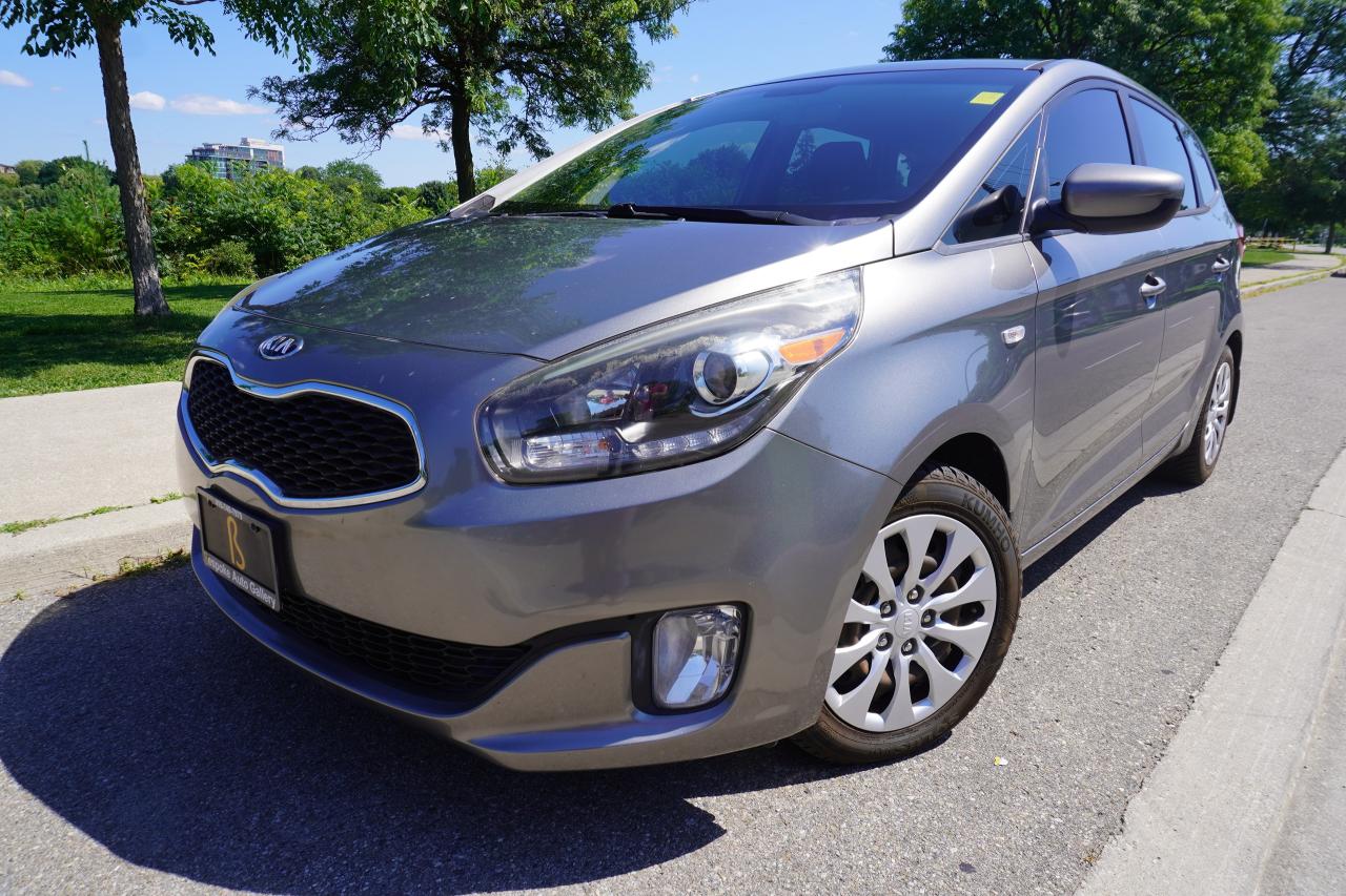 Used 2014 Kia Rondo 1 OWNER / RARE MANUAL / STUNNING SHAPE / LOCAL CAR for sale in Etobicoke, ON