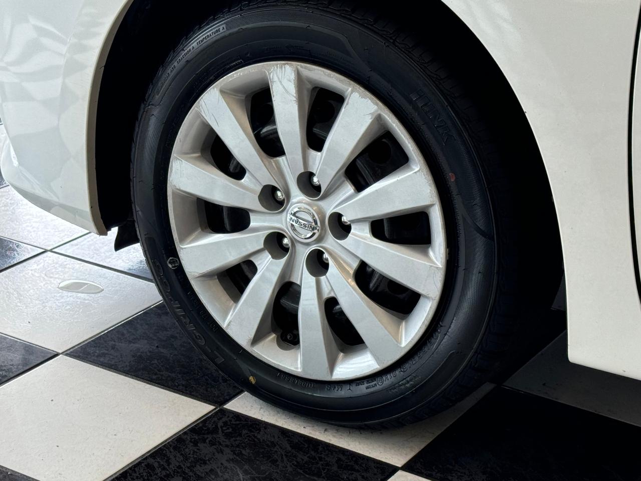 2016 Nissan Sentra S+New Tires+Brakes+A/C+Tinted+CLEAN CARFAX - Photo #44