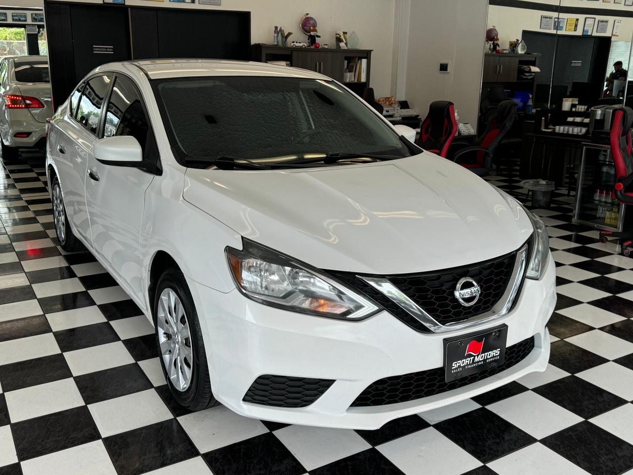 2016 Nissan Sentra S+New Tires+Brakes+A/C+Tinted+CLEAN CARFAX Photo8