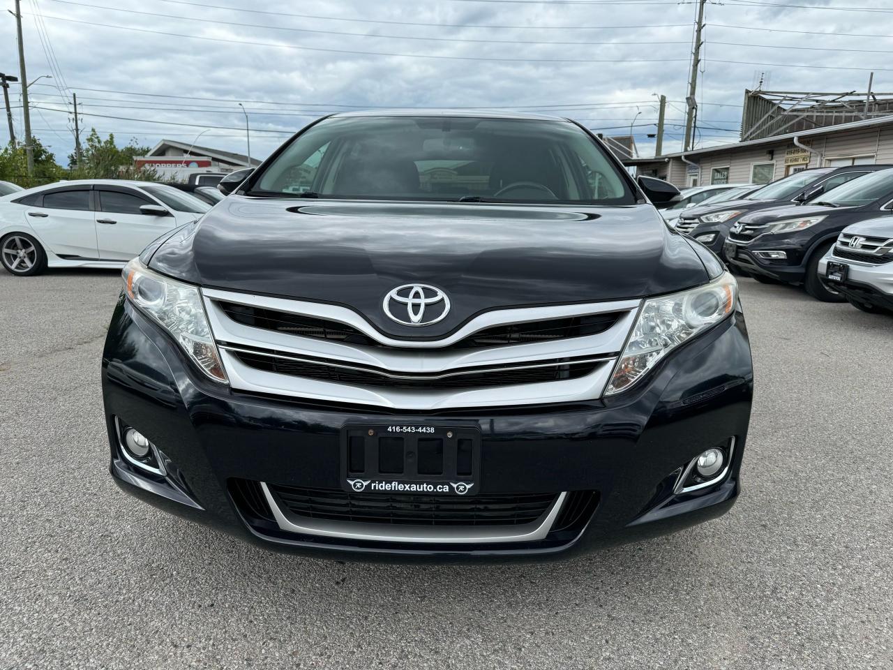 2015 Toyota Venza LE - Photo #2