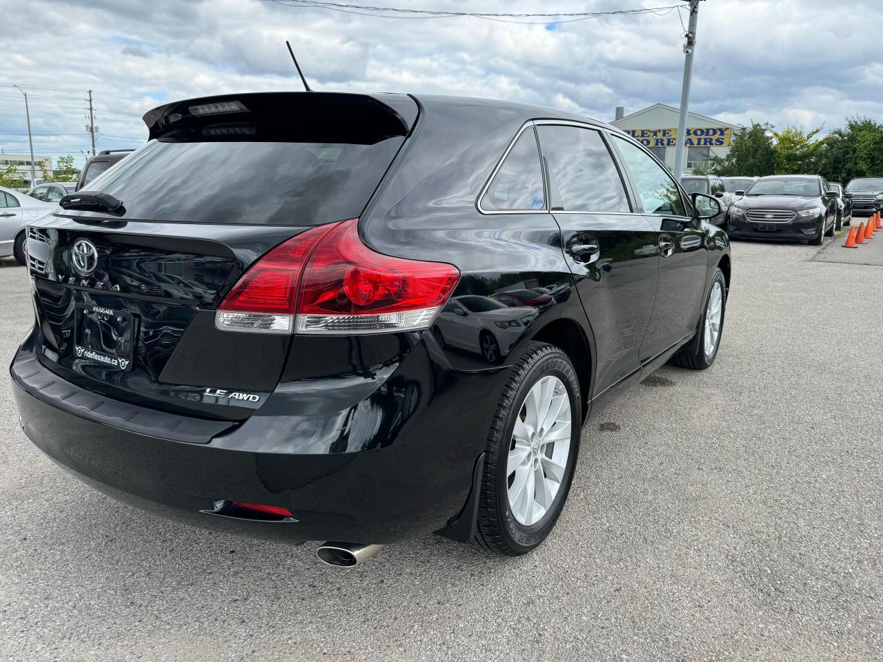 2015 Toyota Venza LE Photo4