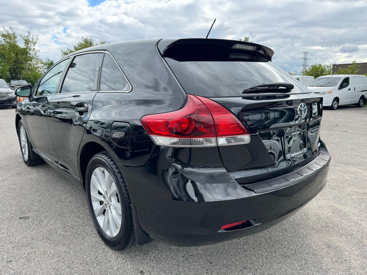 2015 Toyota Venza LE - Photo #7