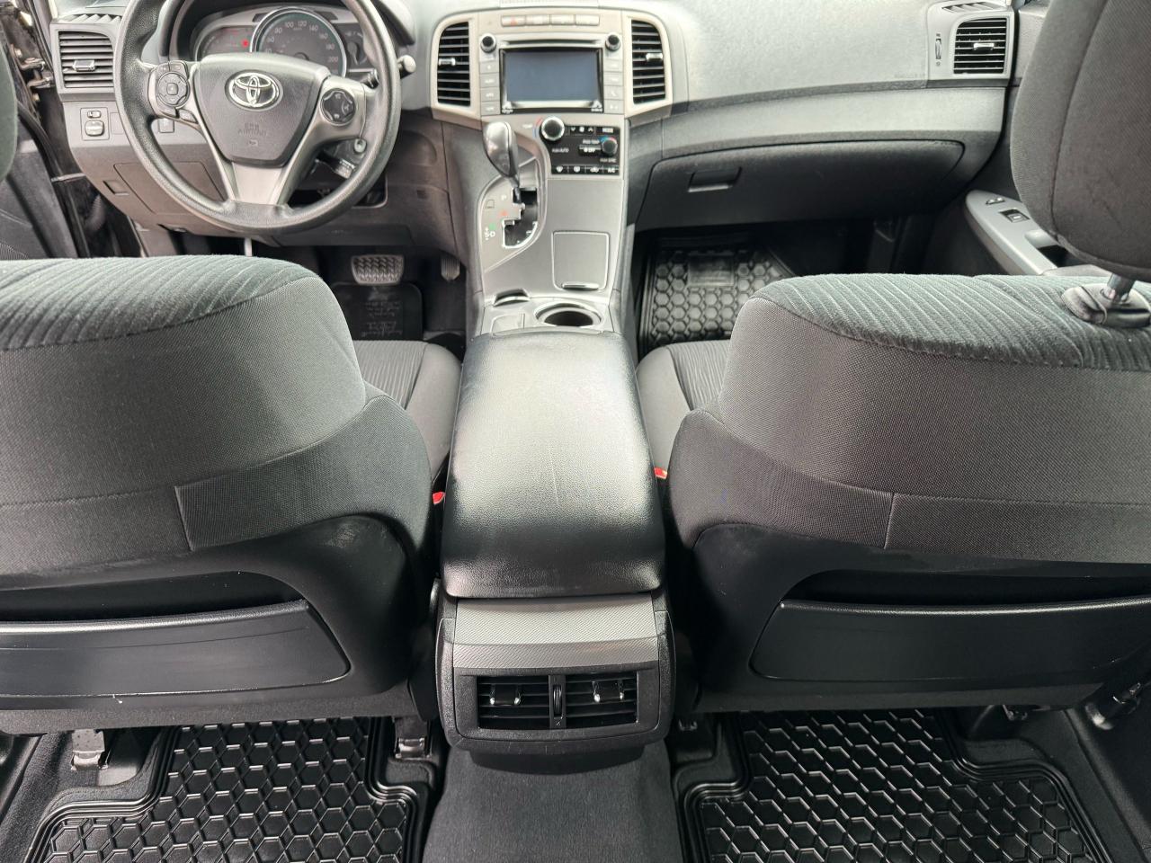 2015 Toyota Venza LE - Photo #12