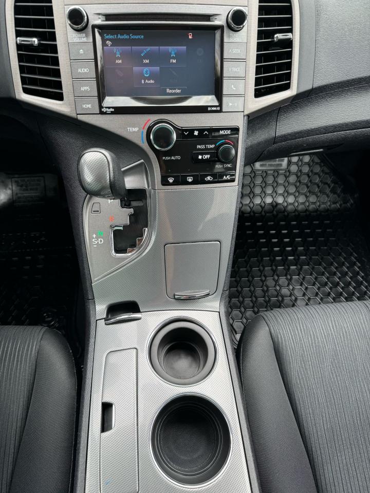 2015 Toyota Venza LE - Photo #15