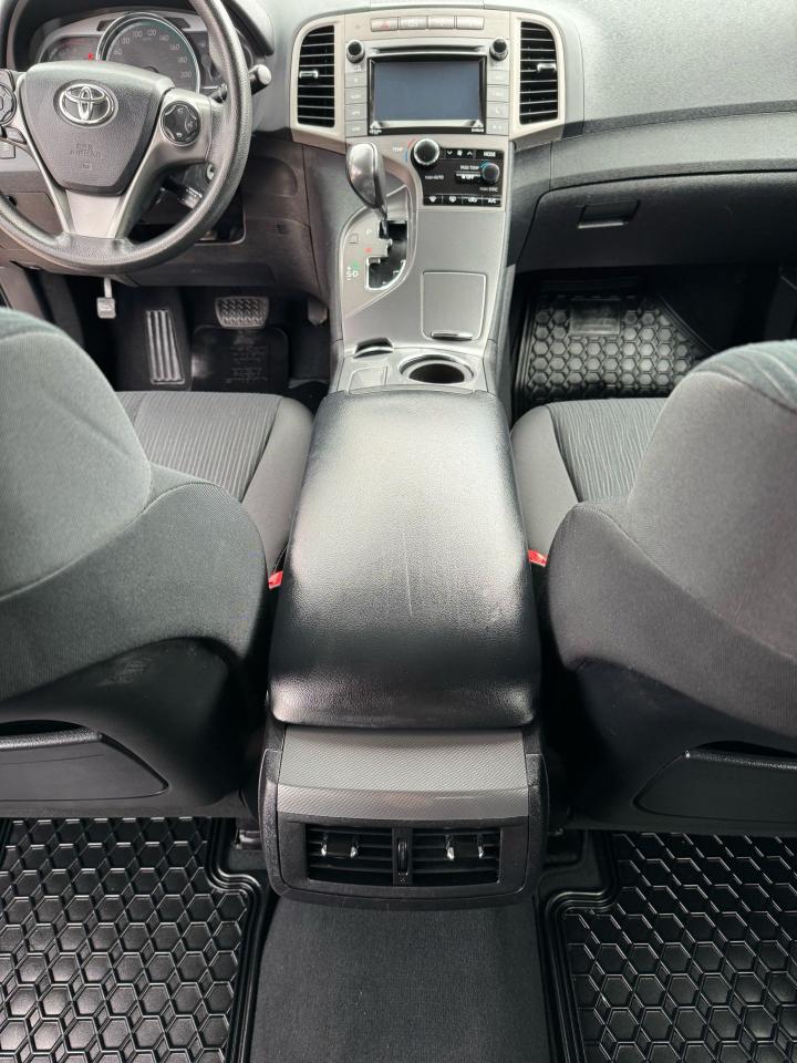 2015 Toyota Venza LE - Photo #14