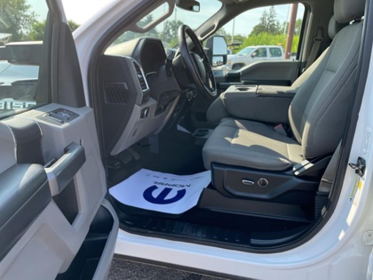 2016 Ford F-150 4WD SuperCrew XLT, LOWM KM, VERY CLEAN! #229 Photo4