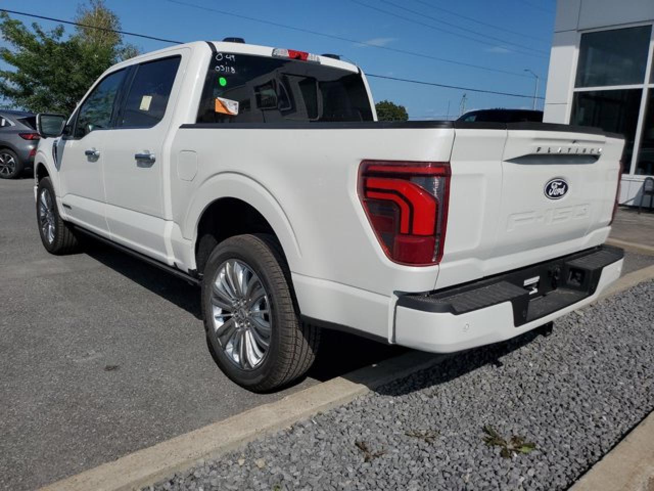 2024 Ford F-150 Platinum Photo2