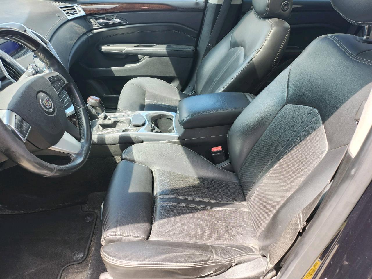 2012 Cadillac SRX LUXURY COLLECTION – AWD – FULLY LOADED – with SAFETY & WARRANTY Photo