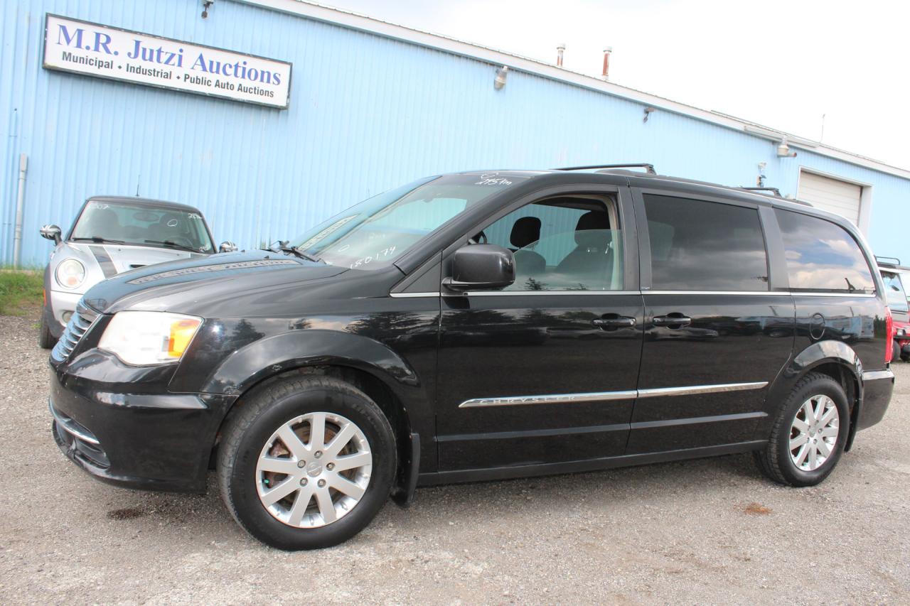 Used 2014 Chrysler Town & Country  for sale in Breslau, ON