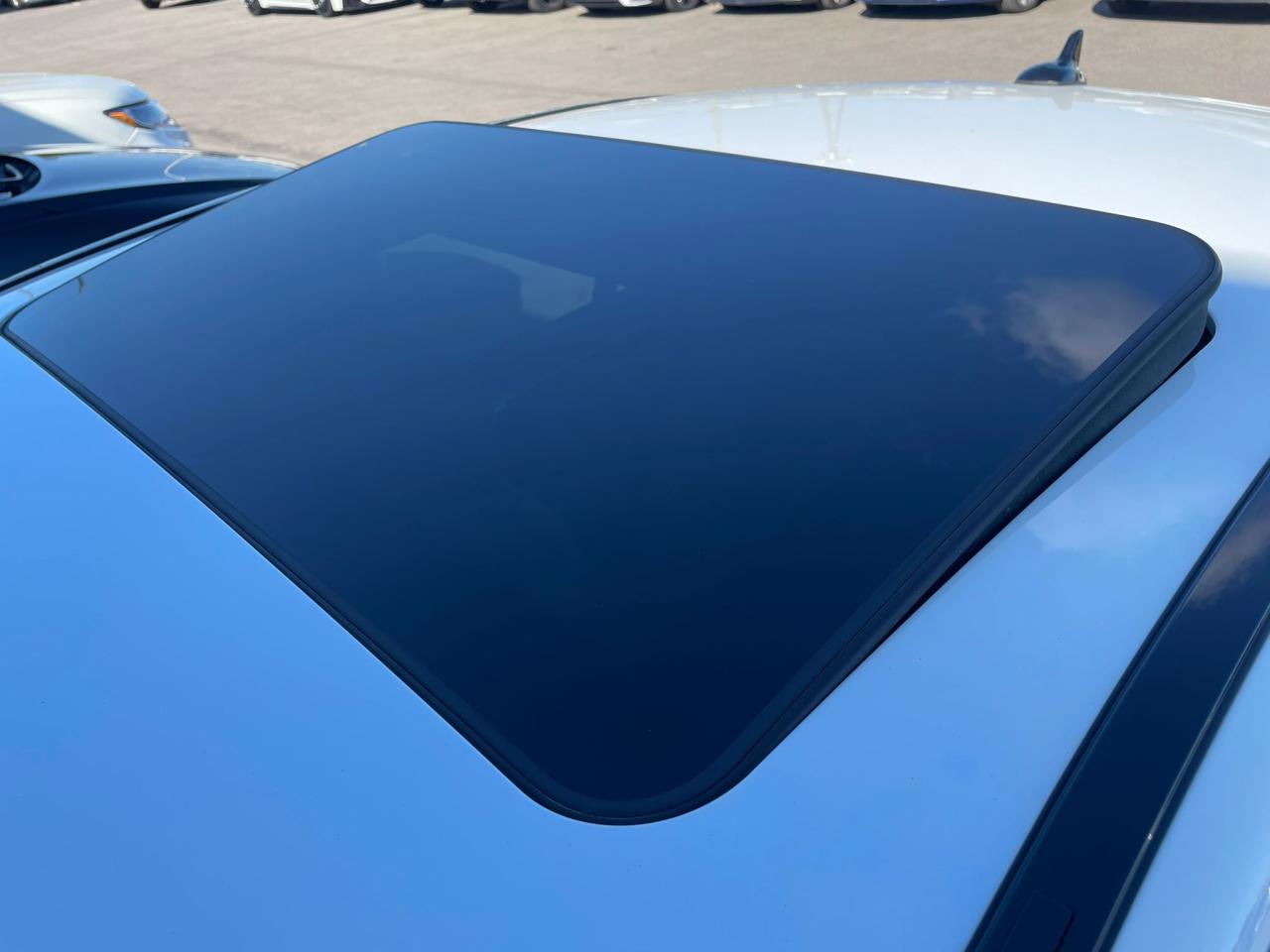 2014 Mercedes-Benz C-Class C 300 4MATIC NAVIGATION SUNROOF NO ACCIDENT CAMERA - Photo #3