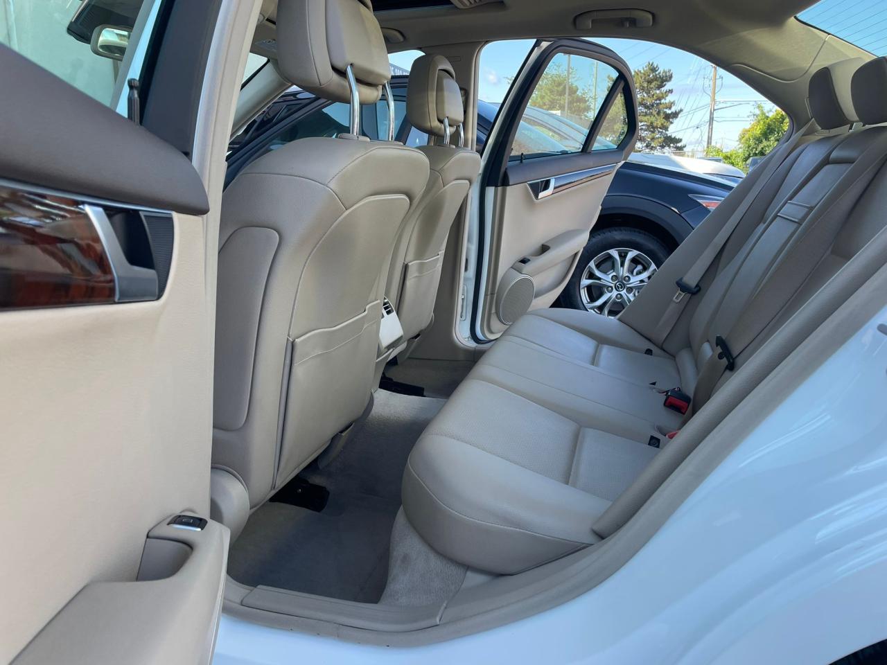 2014 Mercedes-Benz C-Class C 300 4MATIC NAVIGATION SUNROOF NO ACCIDENT CAMERA - Photo #22