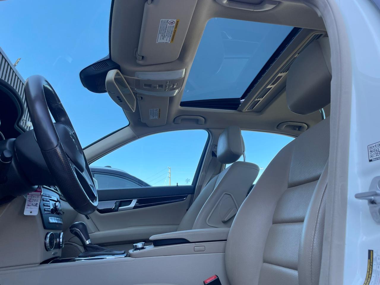 2014 Mercedes-Benz C-Class C 300 4MATIC NAVIGATION SUNROOF NO ACCIDENT CAMERA - Photo #26