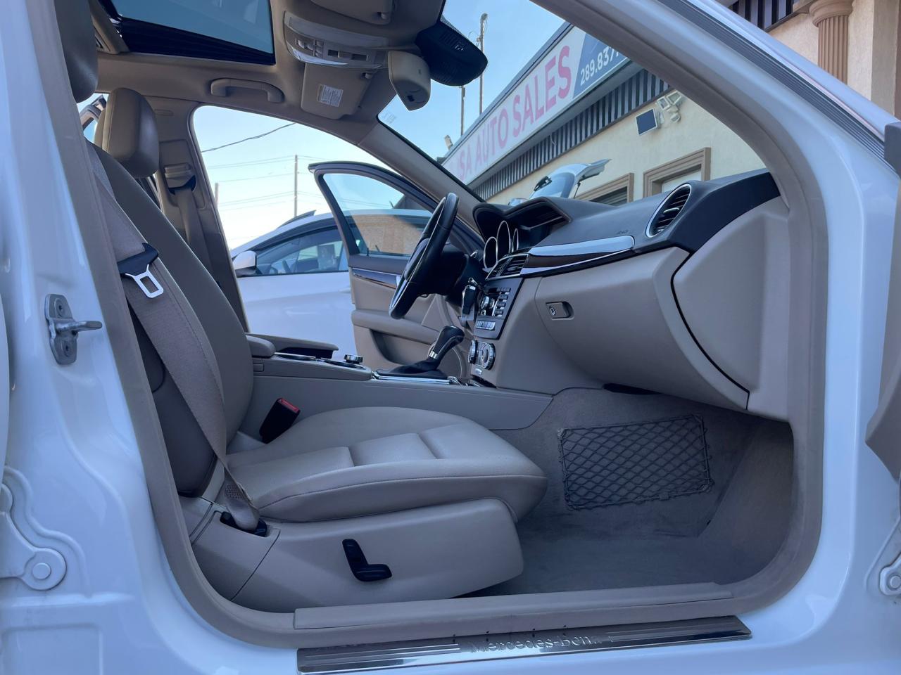 2014 Mercedes-Benz C-Class C 300 4MATIC NAVIGATION SUNROOF NO ACCIDENT CAMERA - Photo #19