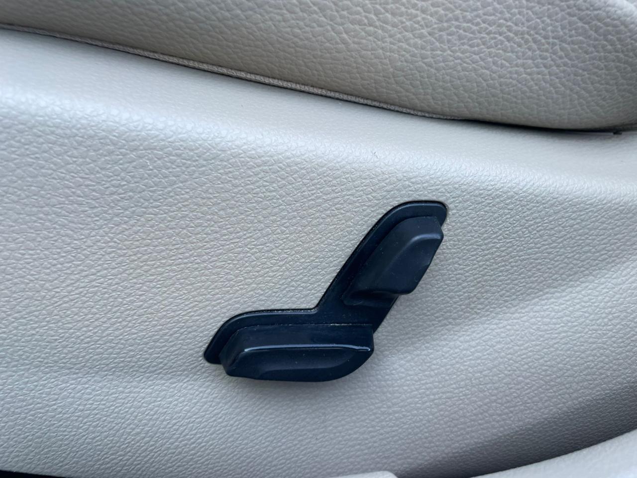 2014 Mercedes-Benz C-Class C 300 4MATIC NAVIGATION SUNROOF NO ACCIDENT CAMERA - Photo #23