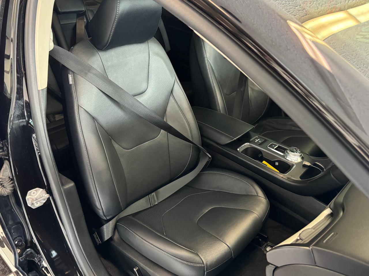 2020 Ford Fusion Hybrid TITANIUM Hybrid+GPS+Adaptive Cruise+CLEAN CARFAX - Photo #24