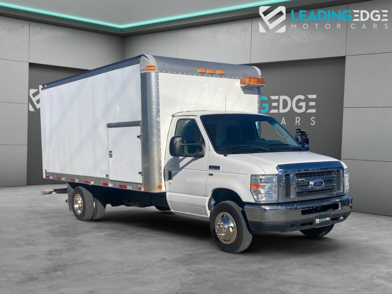 2013 Ford E450 Cutaway 5 TO CHOOSE FROM Photo
