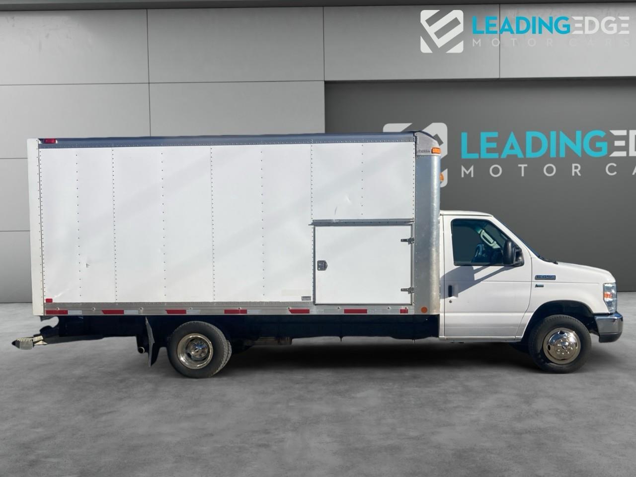 2013 Ford E450 Cutaway 5 TO CHOOSE FROM Photo