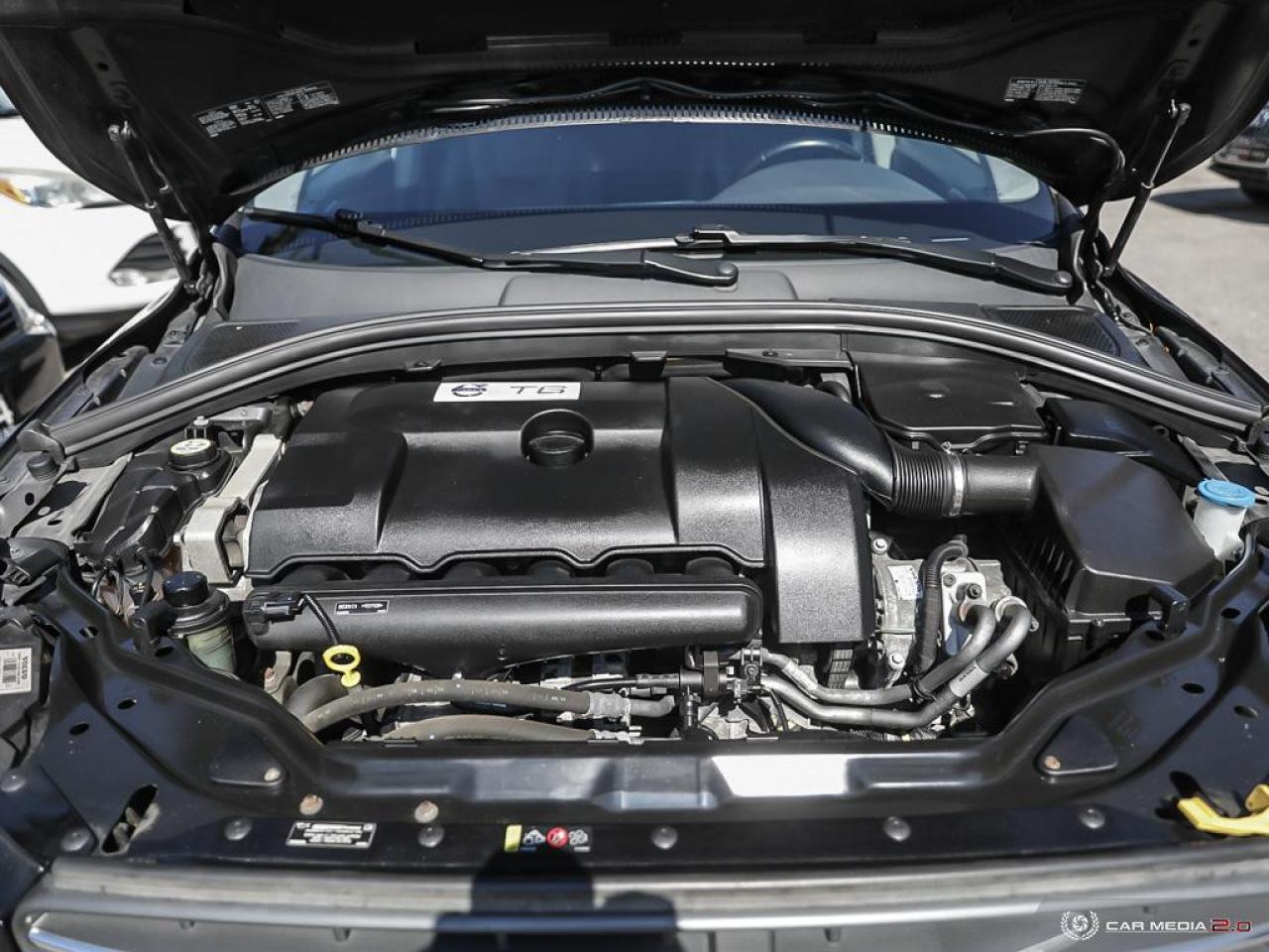 2015 Volvo XC60 T6 Premier AWD Photo