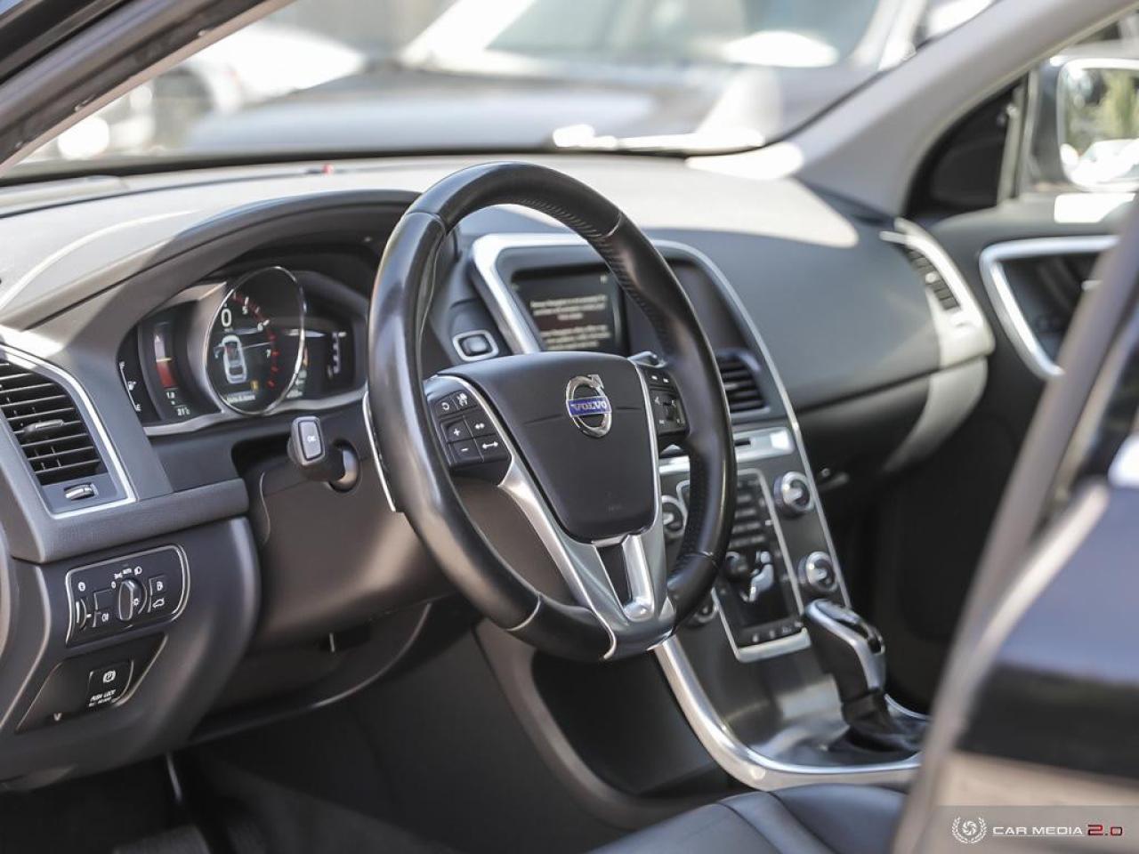 2015 Volvo XC60 T6 Premier AWD Photo