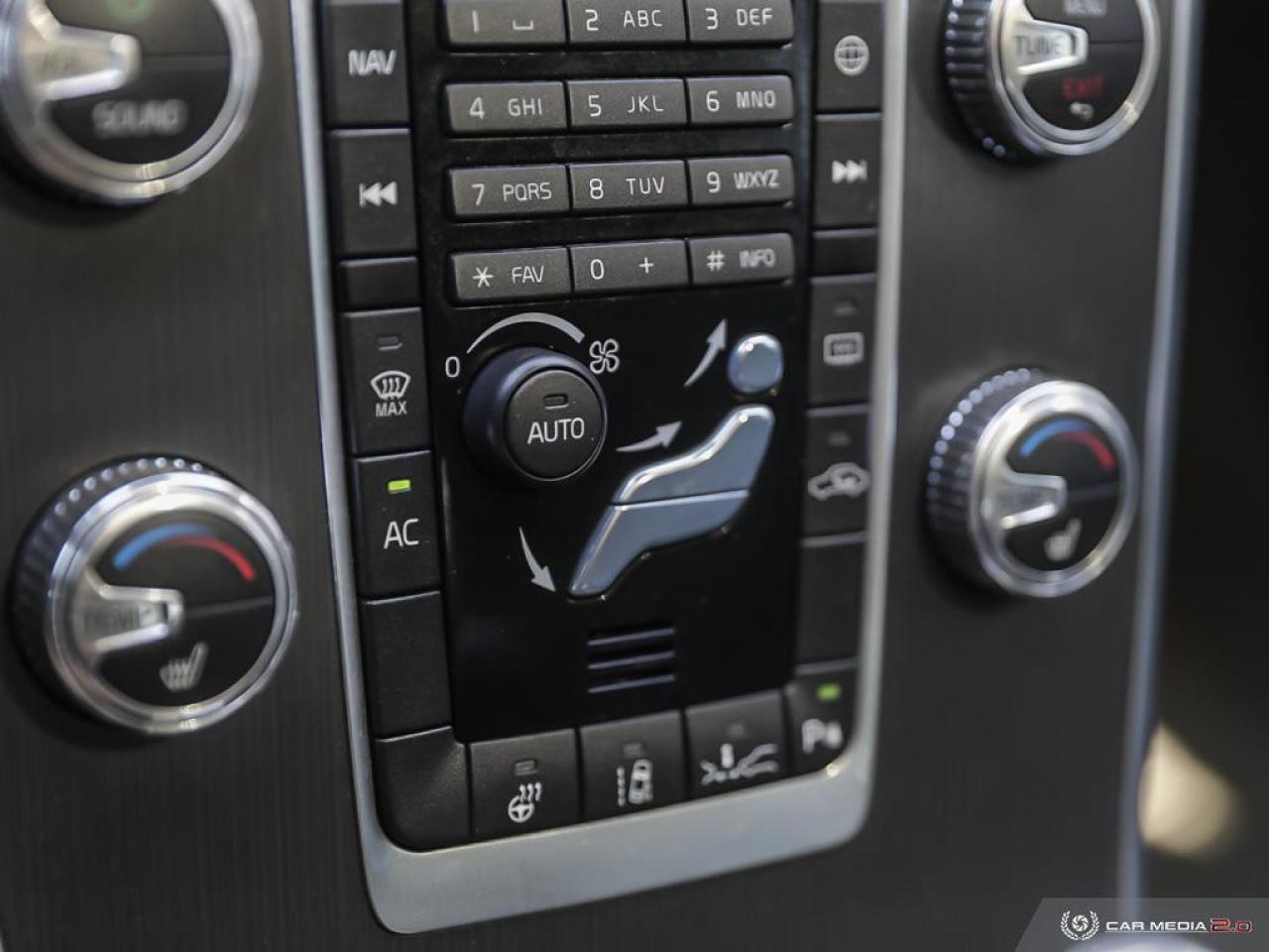 2015 Volvo XC60 T6 Premier AWD Photo