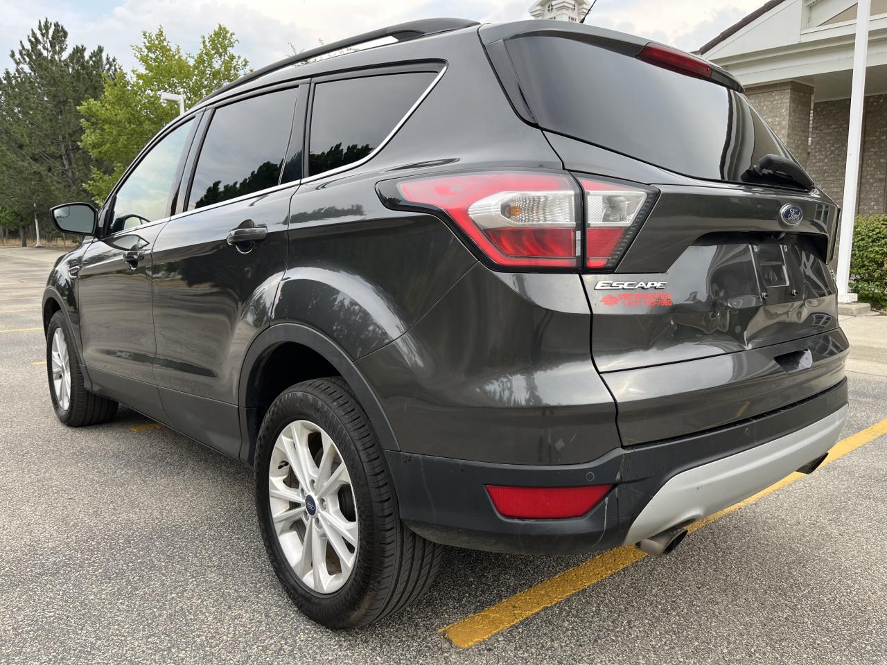 2018 Ford Escape SE FWD - Photo #3