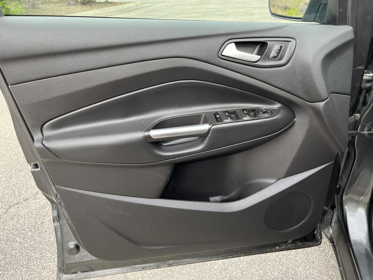 2018 Ford Escape SE FWD - Photo #10
