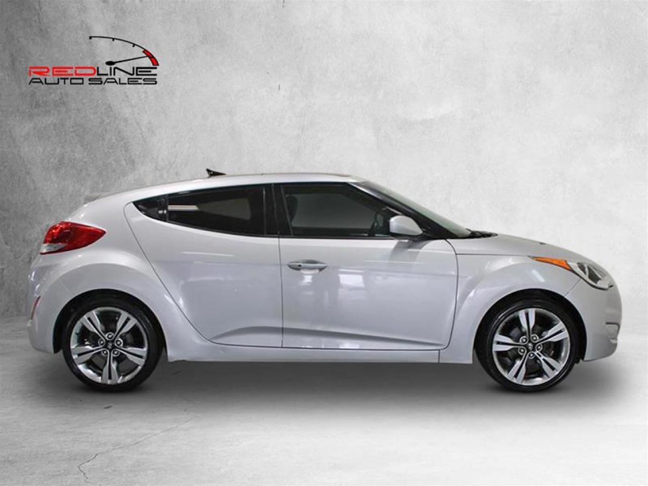 Used 2013 Hyundai Veloster 6sp for sale in Cambridge, ON