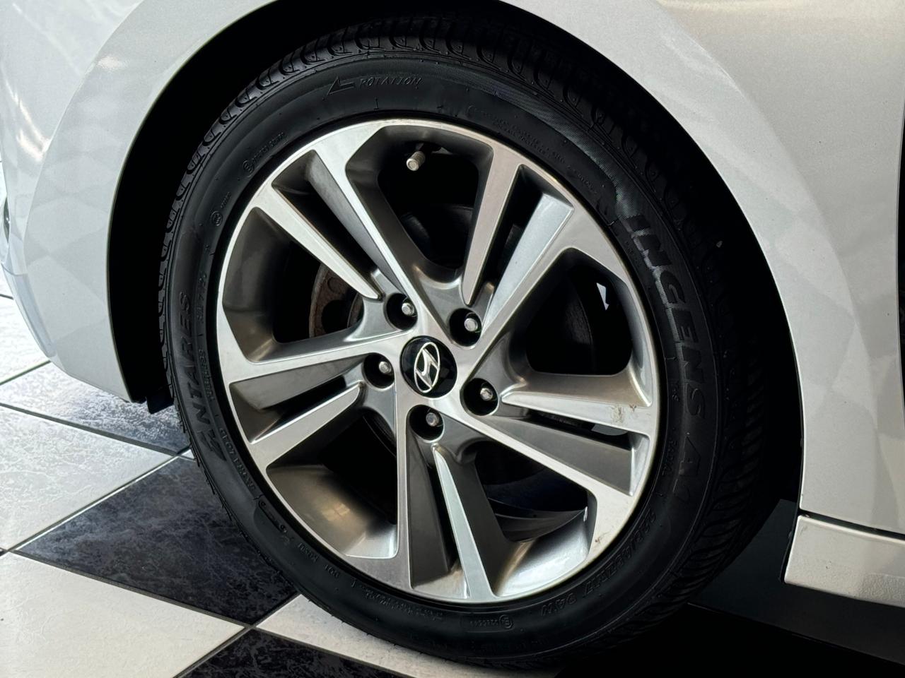 2018 Hyundai Elantra GLS+Adaptive Cruise+Roof+LKA+BSM+CLEAN CARFAX - Photo #52