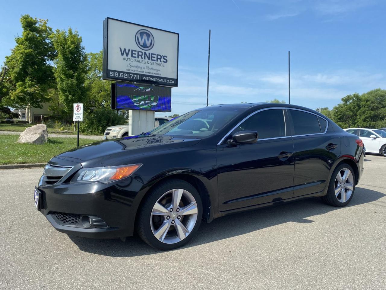 Used 2013 Acura ILX 6-Spd MT w/ Premium Package for sale in Cambridge, ON