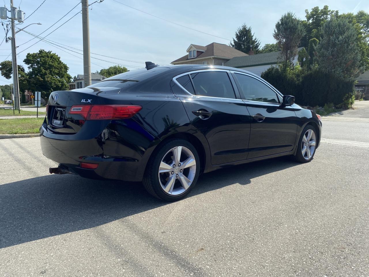 2013 Acura ILX 6-Spd MT w/ Premium Package Photo2