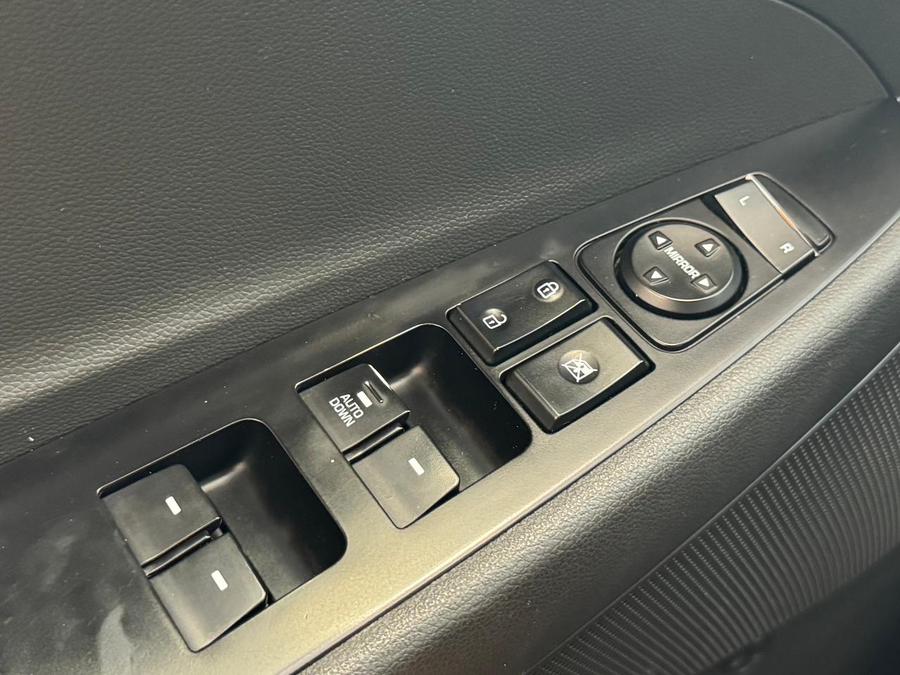 2020 Hyundai Tucson Essential AWD+New Brakes+Lane Keep+BSM+Apple Play - Photo #46