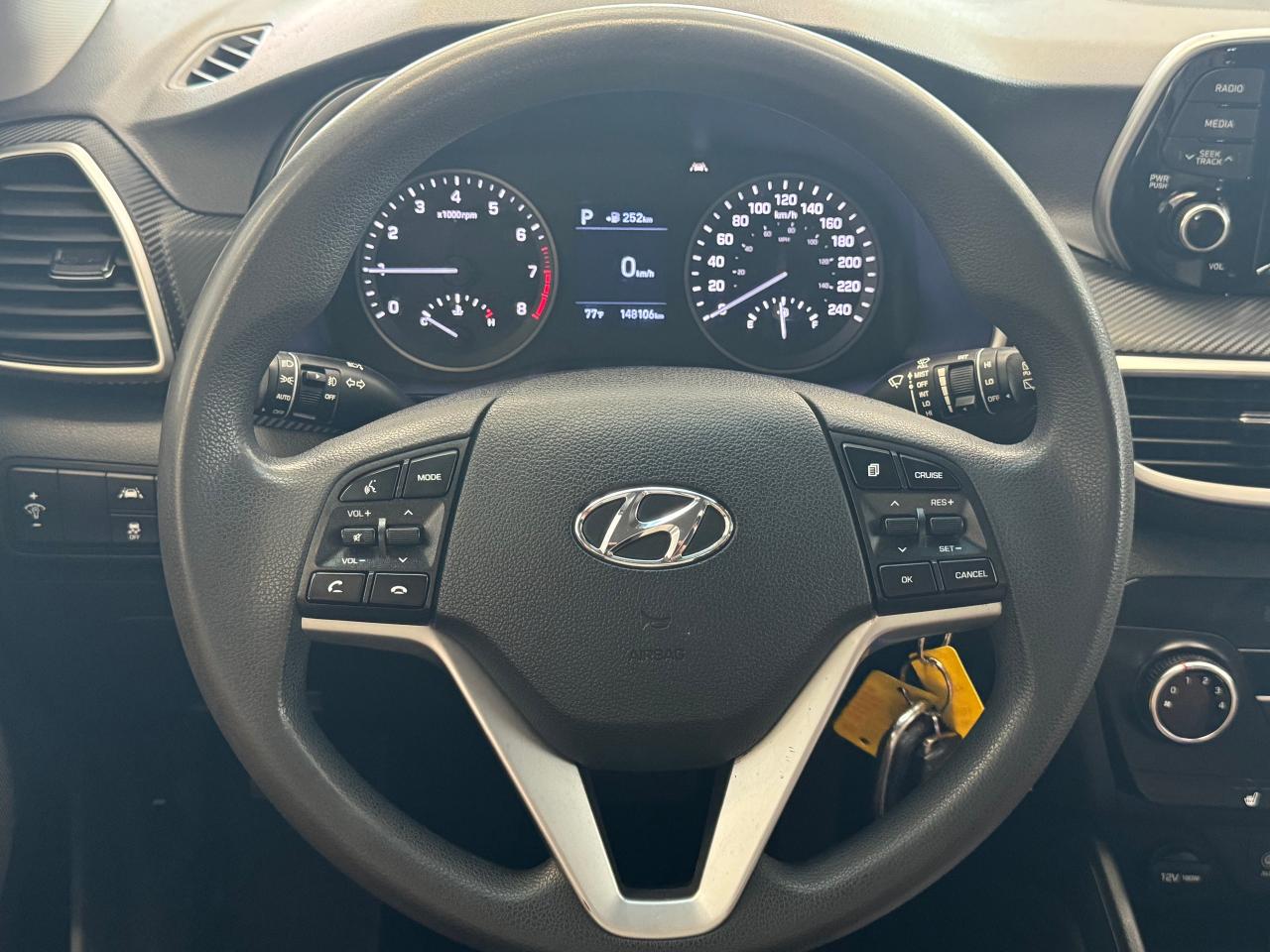 2020 Hyundai Tucson Essential AWD+New Brakes+Lane Keep+BSM+Apple Play - Photo #11