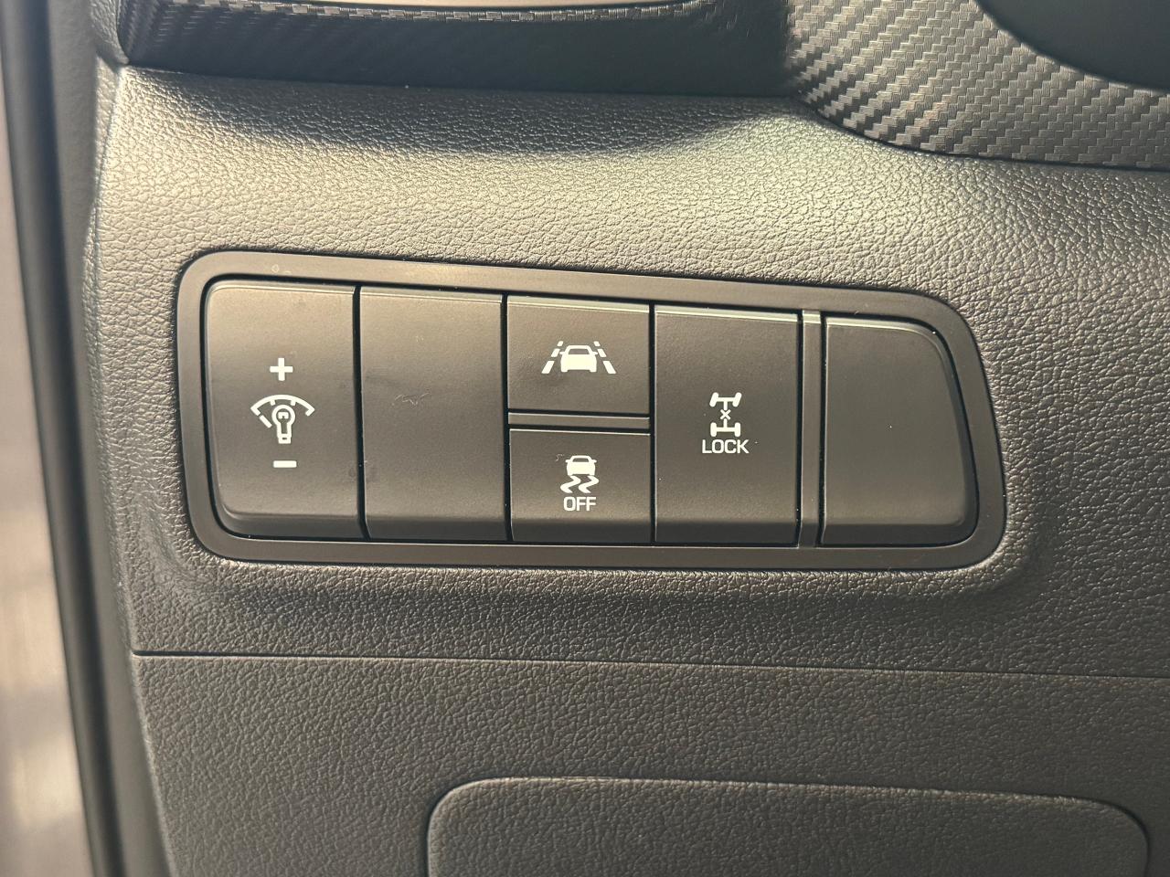 2020 Hyundai Tucson Essential AWD+New Brakes+Lane Keep+BSM+Apple Play Photo4