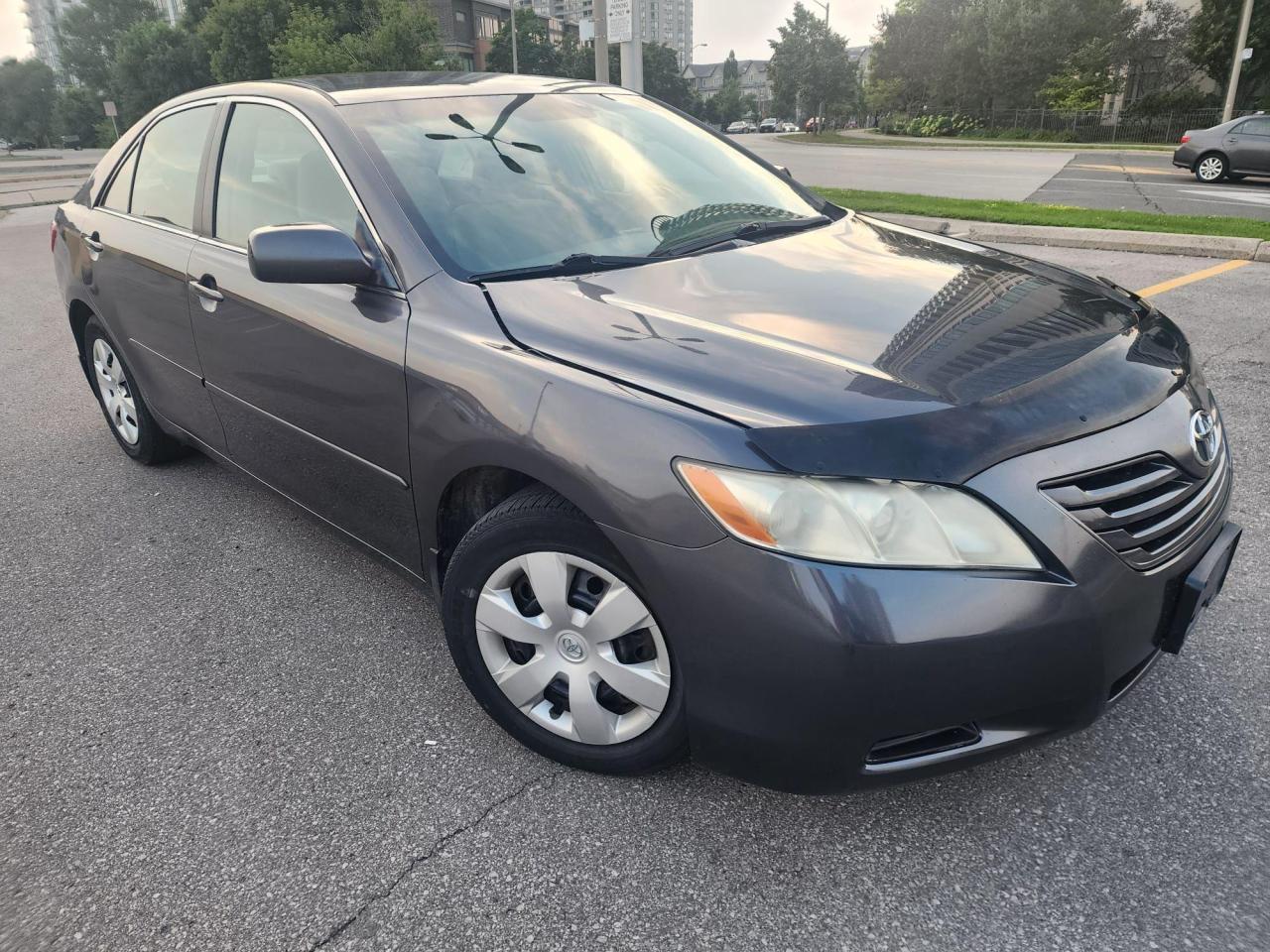 2009 Toyota Camry 4dr Sdn I4 Auto LE - Photo #2