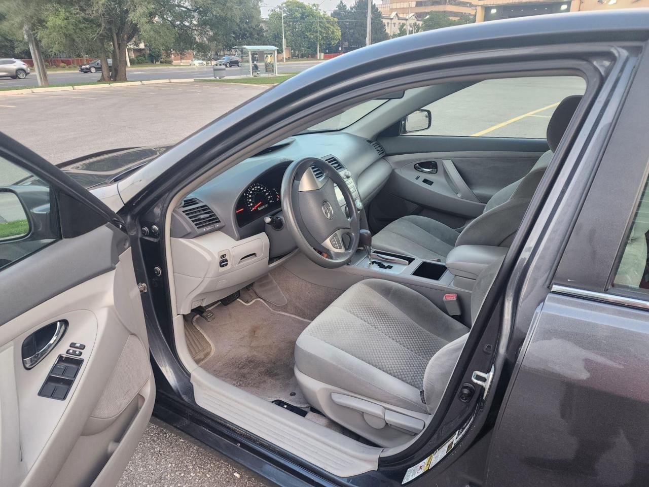 2009 Toyota Camry 4dr Sdn I4 Auto LE - Photo #5
