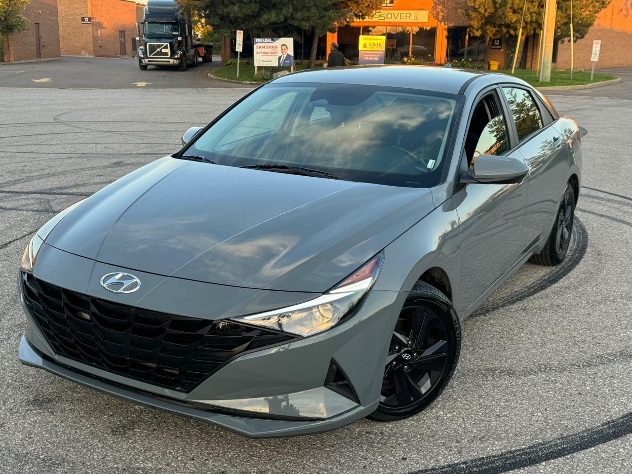 2021 Hyundai Elantra Preferred Photo4