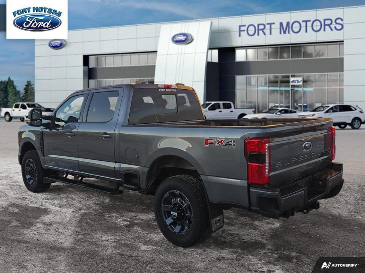 2024 Ford SUPERDUTY F-350® Lariat® Photo3